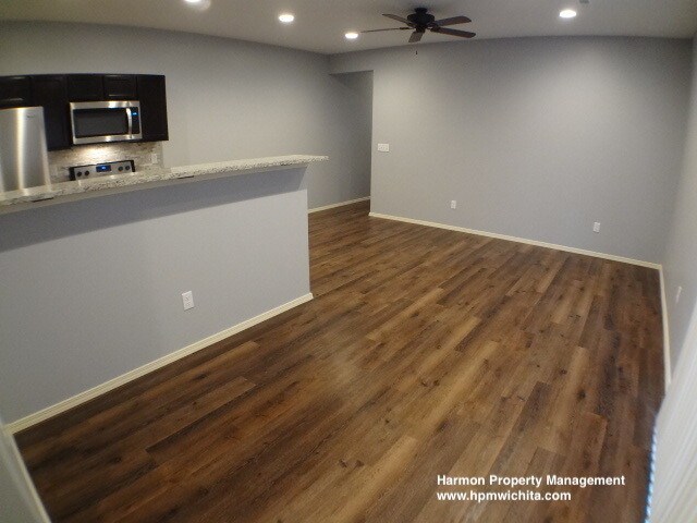 Foto del edificio - Newer 3 Bed 2 Bath Duplex Unit Near Meridi...