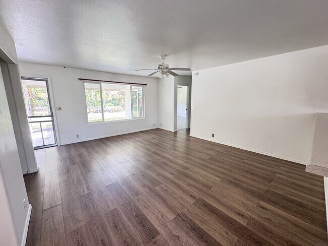 Foto del edificio - 3bd/2ba For Rent with Walking Distance to ...