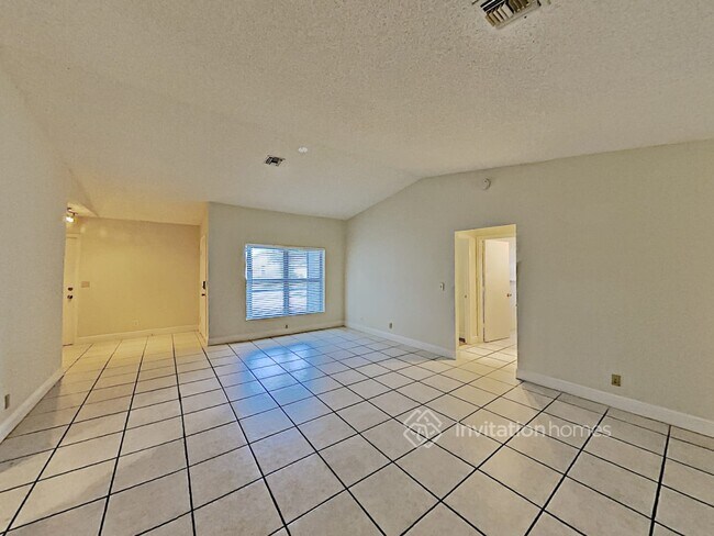 Building Photo - 5200 Edgecliff Ave