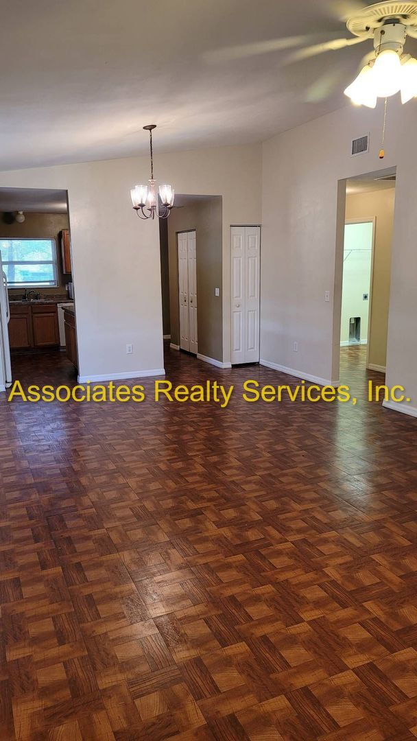 Building Photo - 3 bedroom in Lake Forest