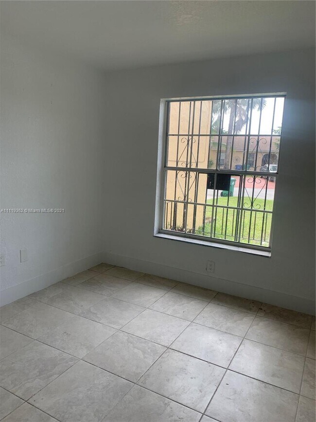 Foto del edificio - 3035 NW 204th Terrace