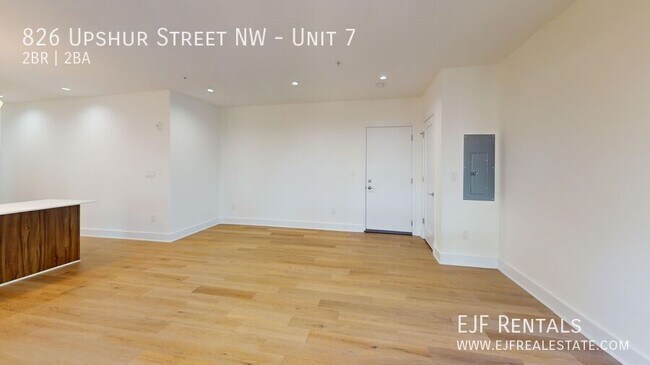 Foto del edificio - 826 Upshur St NW