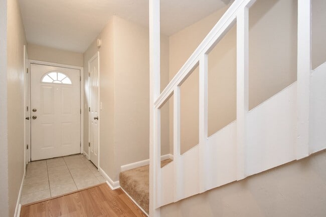Building Photo - 501 SW 75th St
