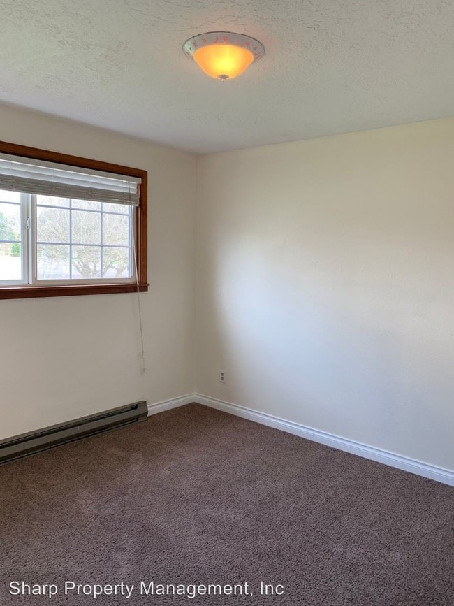 Building Photo - 3 br, 1.5 bath House - 2816 38th Ave.
