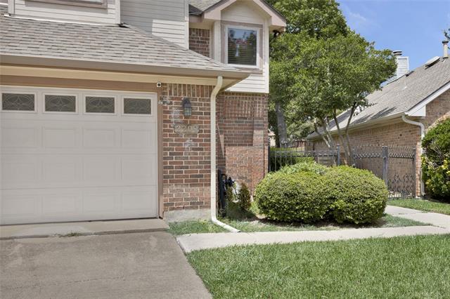 Building Photo - 2209 Walnut Grove Ln