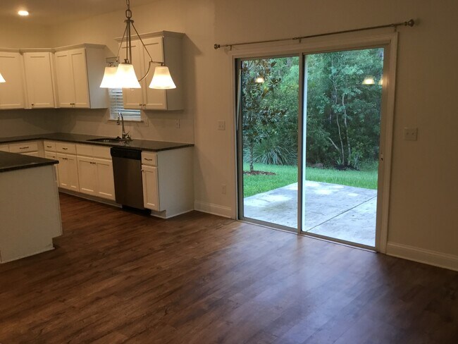 Foto del edificio - 5627 Long Marsh Dr