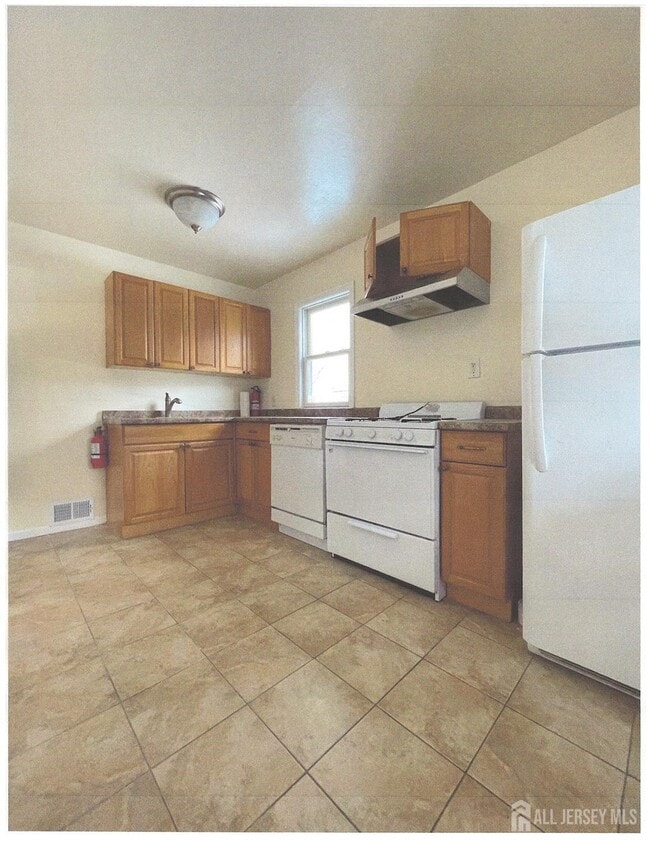 Building Photo - 25 Hull Dr