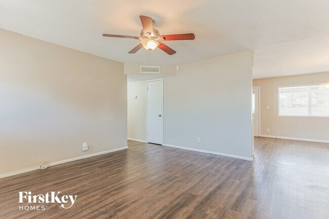 Building Photo - 2049 W Butler Dr