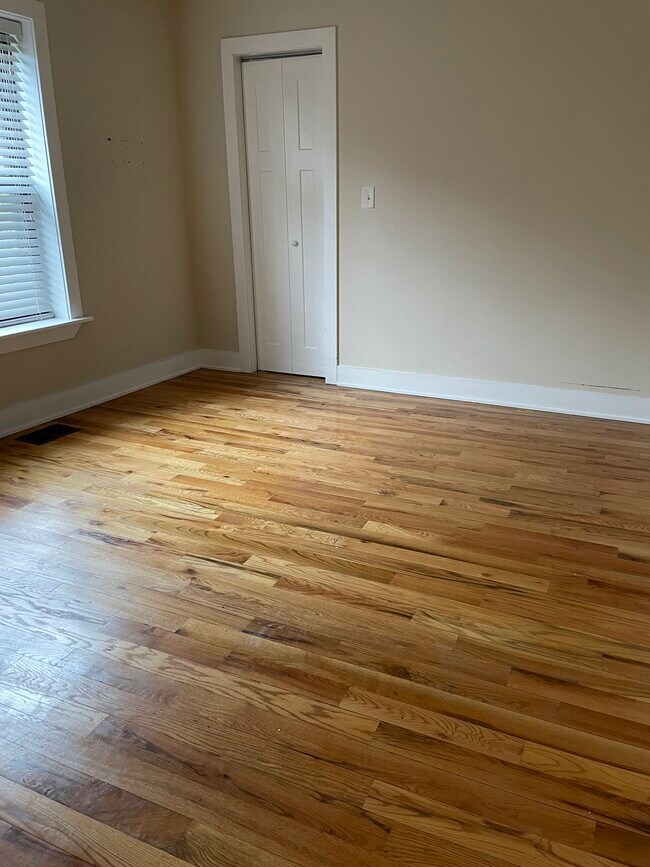 Foto del edificio - 1135 Oak Ave