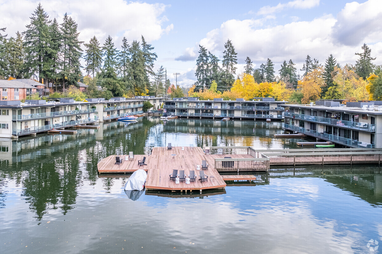 Exterior - Villas on Lake Oswego