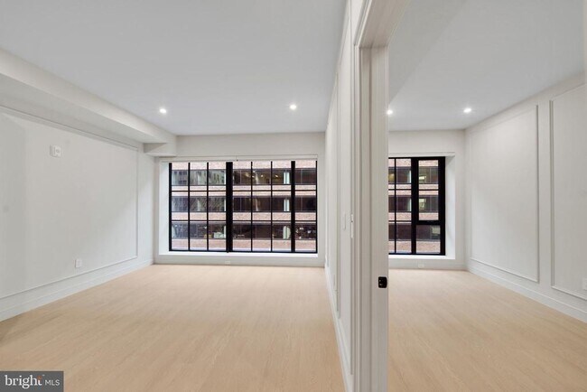 Foto del edificio - 2121 Ward Pl NW