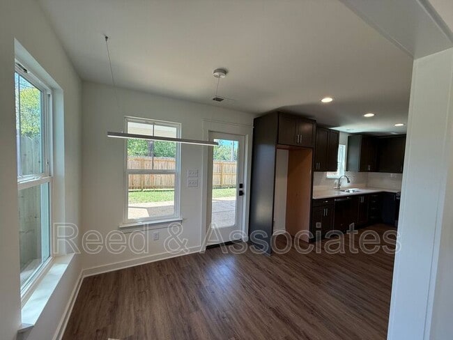 Building Photo - 1711 Miller Farms Rd