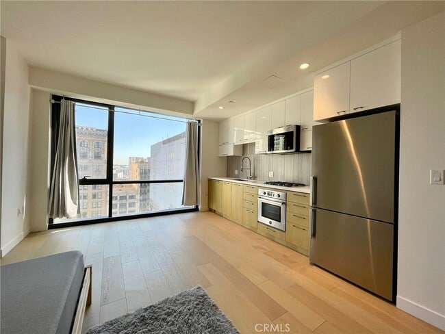 Building Photo - 400 S Broadway-1202-1202