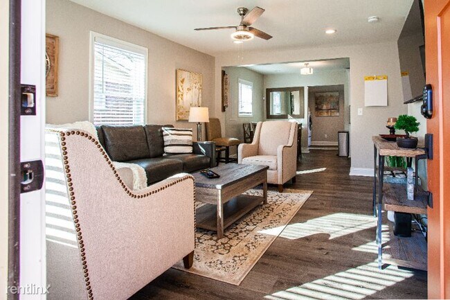 Building Photo - 3 br, 1 bath House - 31 Crestmore Dr
