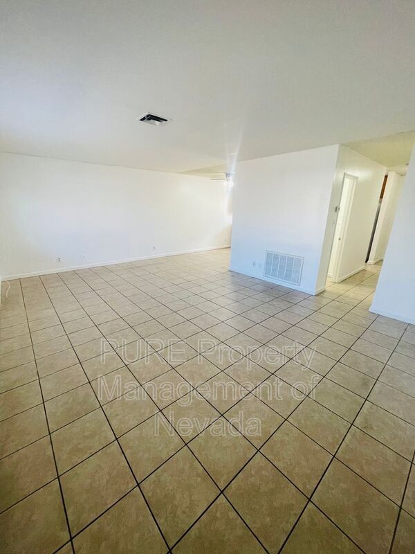 Foto del edificio - 567 Greenbriar Townhouse Way