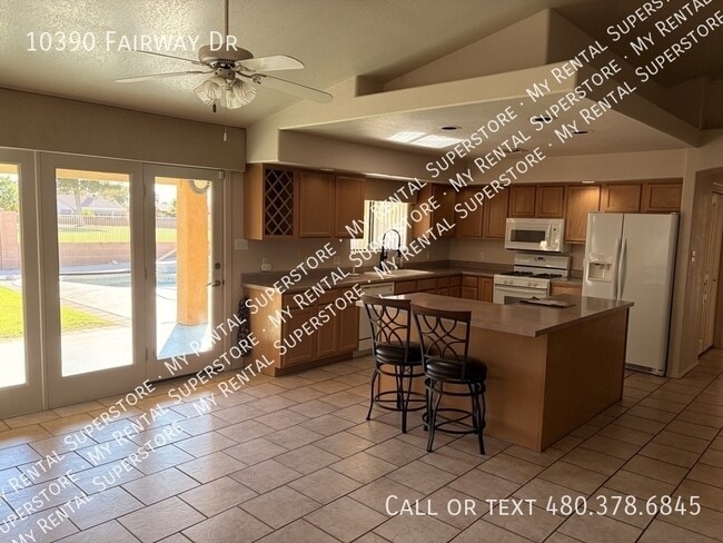 Building Photo - 10390 Fairway Dr