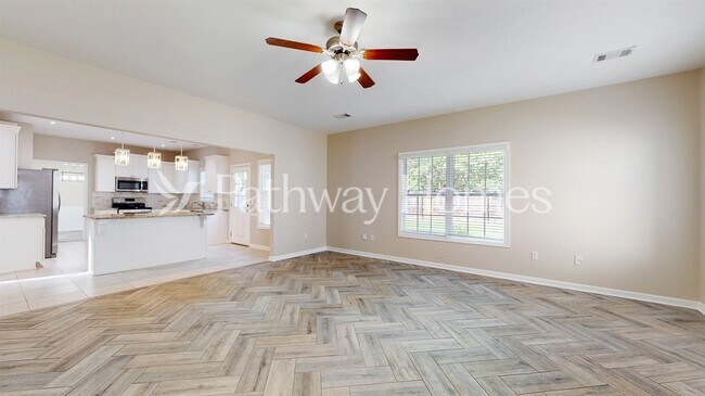 Building Photo - 3420 Gardenside Dr SW