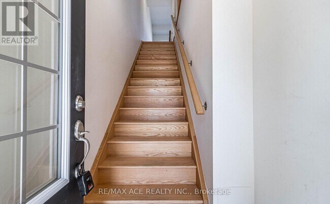 Photo du bâtiment - 2560 Barbarolli Path