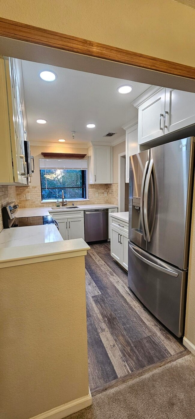 Kitchen - 2600 Oak Rd