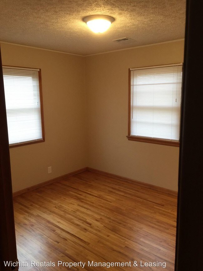 Building Photo - 3 br, 1 bath House - 1703 W. Dallas