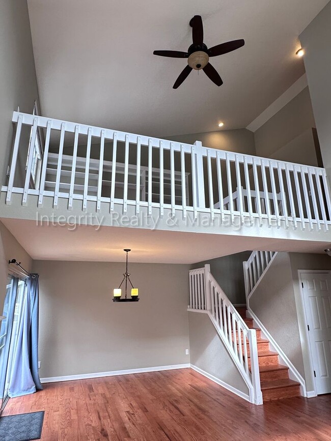 Building Photo - 2 Bed/2.5 Bath, 1,431 Sqft - 7701 S Monaco...