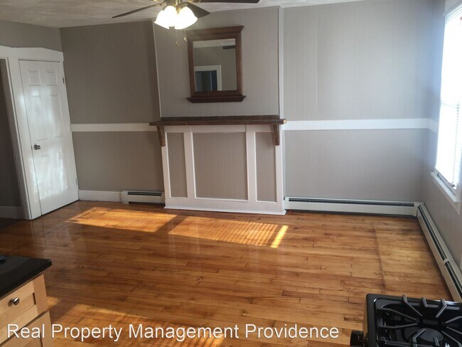 Building Photo - 4 br, 1 bath House - 12 Main Street