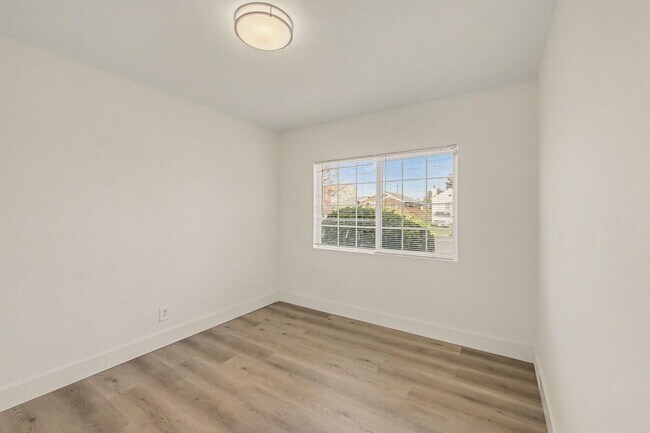 Foto del edificio - 2340 Rheem Ave