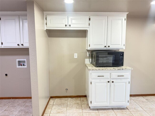 Foto del edificio - 213 Woodbridge Cir