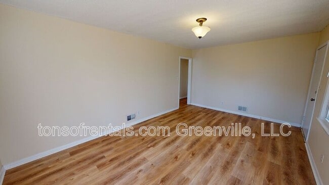 Building Photo - 1427 Grant Cir
