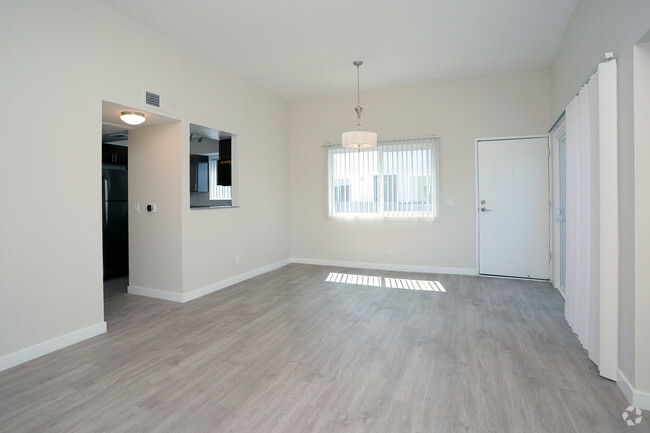 2BR, 1BA - 740SF - Forty6Twenty by Trion Living