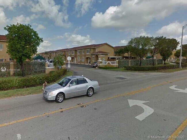 Foto del edificio - 8120 W 28th Ct