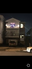 Building Photo - 905 Olive St