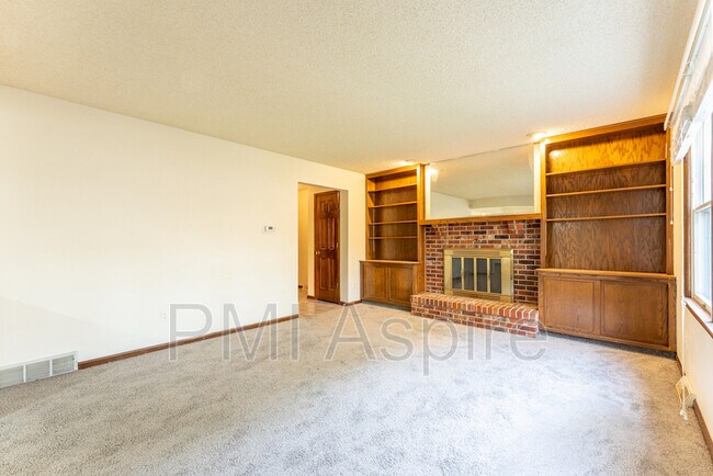 Building Photo - 14035 E Arizona Ave