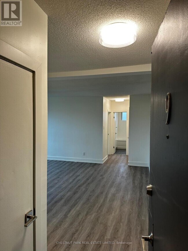 Photo du bâtiment - 6 Wingreen Ct