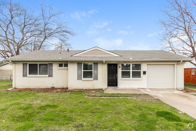 Building Photo - 1214 Ashland Dr