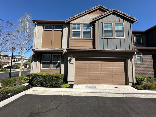 Foto del edificio - Spacious 4 Bed 2.5 Bath Home in Mountain House with Solar!