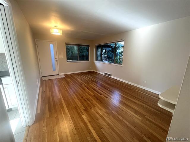 Building Photo - 860 Dahlia St