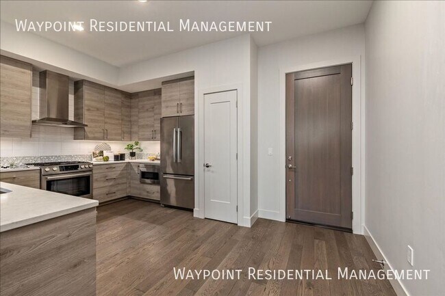 Foto del edificio - 880 W River St
