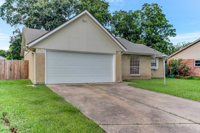 Building Photo - 11511 Grapewood Ct