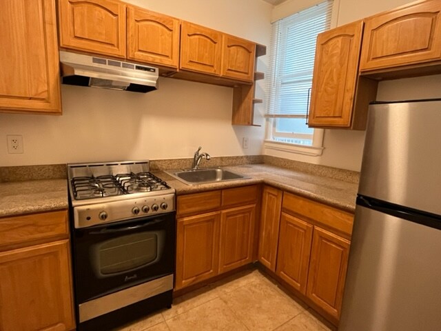 Primary Photo - 525 Hyde St