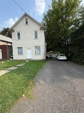 Building Photo - 100 Harry L Dr