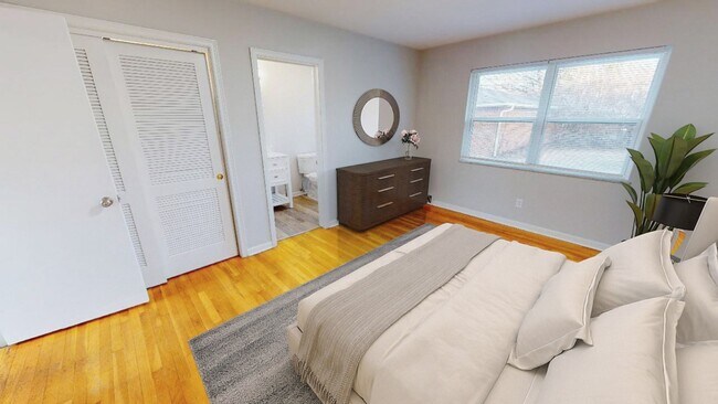 Foto del edificio - BEAUTIFUL and LARGE 1 Bedroom 1 Bath Apart...