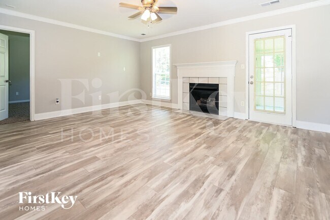 Building Photo - 4190 Ivydale Ave SW