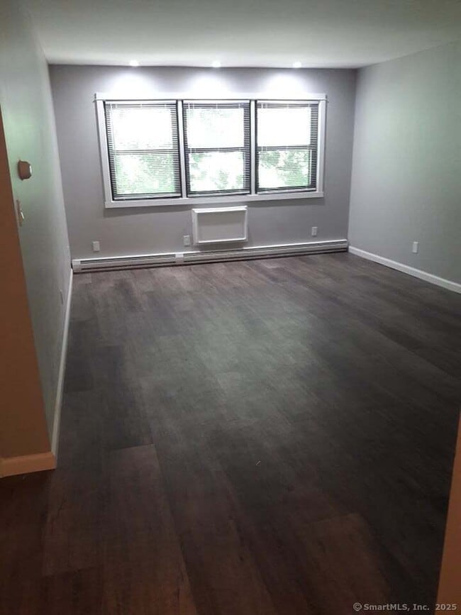 Building Photo - 75 Kaye Vue Dr