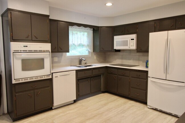 Foto del edificio - 6 Highridge Rd