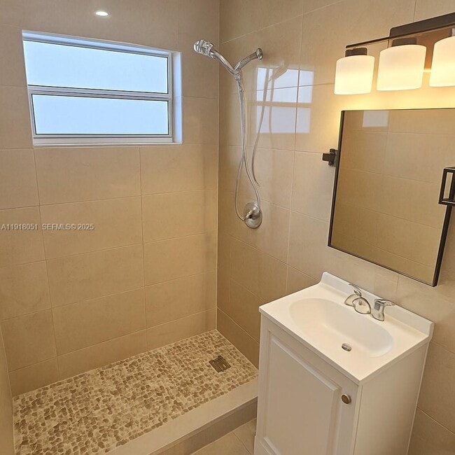 Foto del edificio - 724 NW 3rd Ct