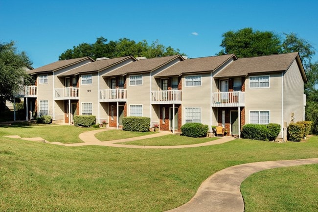 Foto del edificio - River Crossing Townhomes