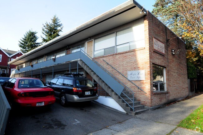 Foto del edificio - 416 NE Maple Leaf Pl