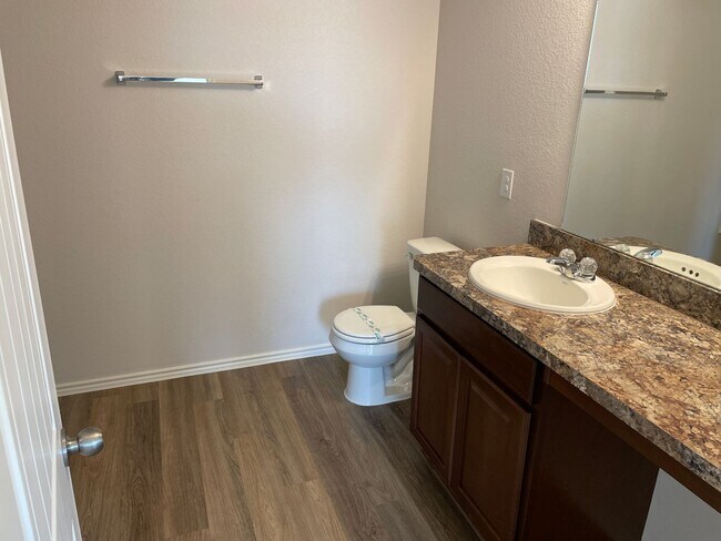 Foto del edificio - *Pre-leasing* Four Bedroom | Two Bathroom Home in Rose Meadow Farms