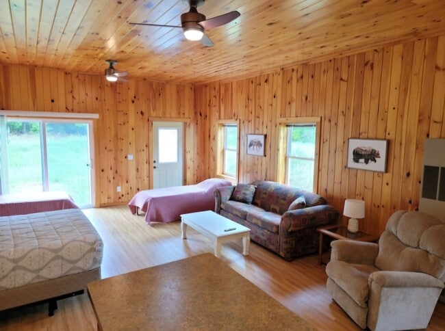Living Room - 2050 N Haze Rd